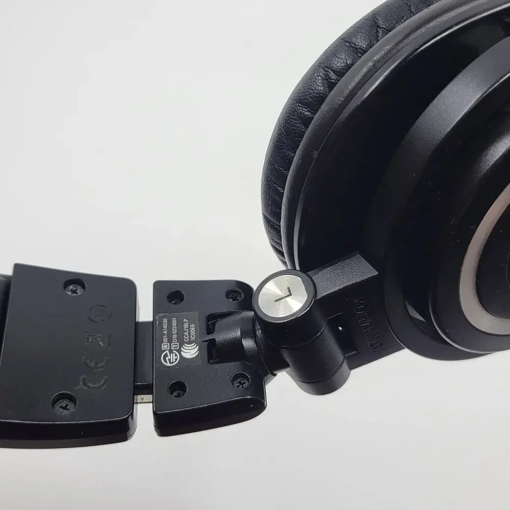 Audio-Technica ATH-M50xBT Professional Studio Monitor Headphones Black